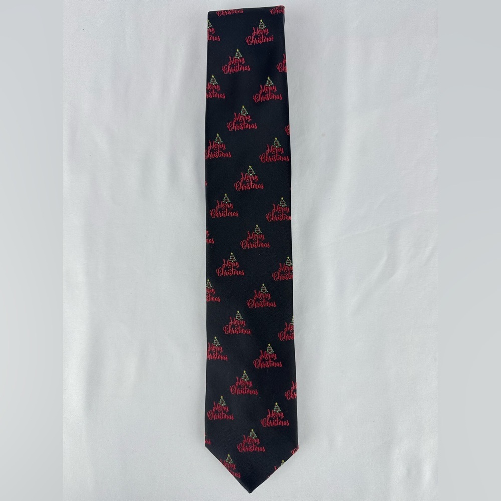 Holiday Traditions by Hallmark Christmas Tie